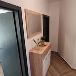 Lovmar Apartman Zára