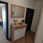 Lovmar Apartman *