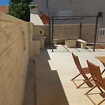 Lovmar Apartman Zára